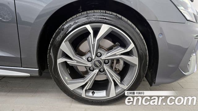 Audi A3 2023 — ფოტო 9/32