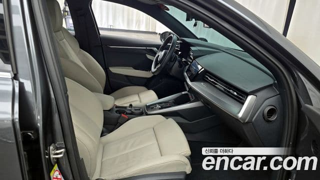 Audi A3 2023 — ფოტო 26/32