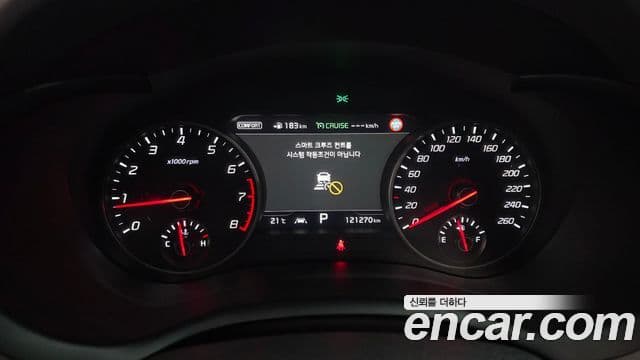 Kia Stinger 2019 — ფოტო 8/20