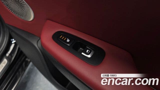Kia Stinger 2019 — ფოტო 18/20
