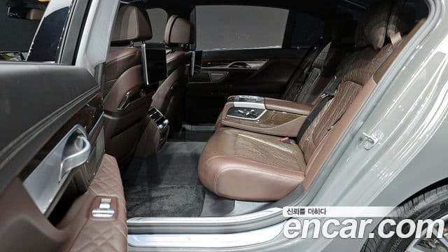BMW 7 Series 2020 — Şəkil 12/20