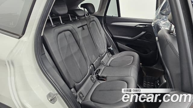 BMW X1 2018 — Şəkil 12/20