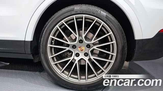 Porsche Cayenne 2022 — Photo 11/30