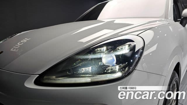 Porsche Cayenne 2022 — Photo 14/30