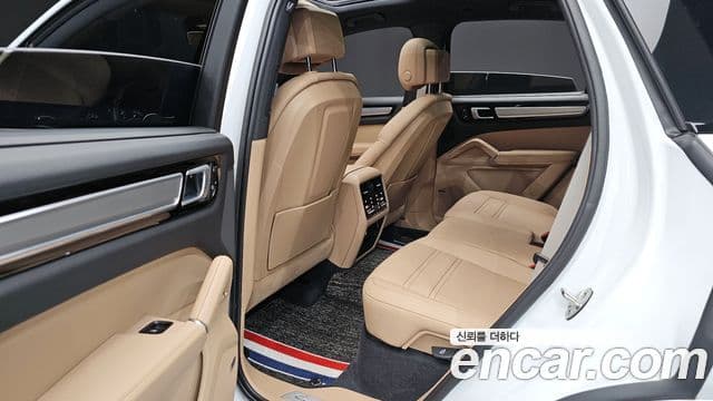 Porsche Cayenne 2022 — Photo 3/30