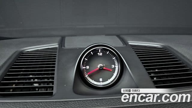 Porsche Cayenne 2022 — Photo 2/30
