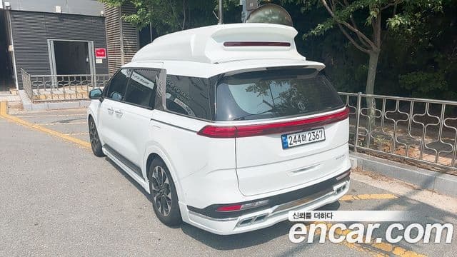 Kia Carnival 2023 — Фото 1/20