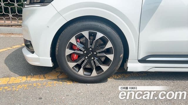 Kia Carnival 2023 — Фото 4/20