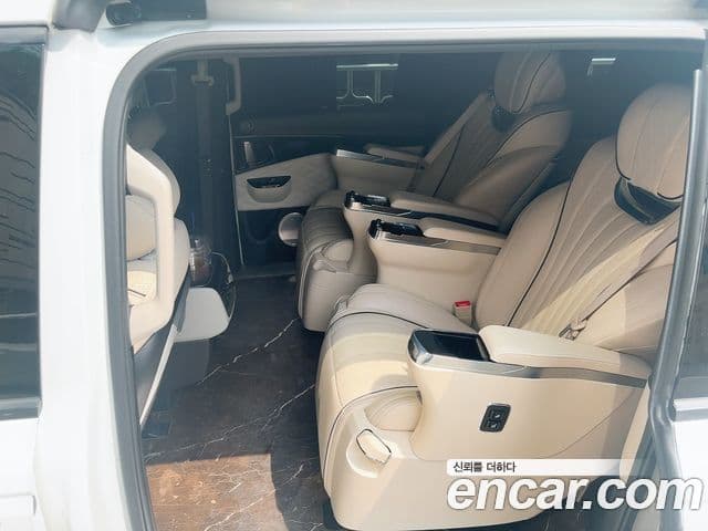 Kia Carnival 2023 — Фото 13/20