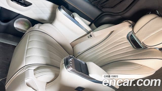 Kia Carnival 2023 — Фото 14/20