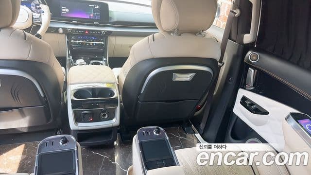 Kia Carnival 2023 — Фото 17/20