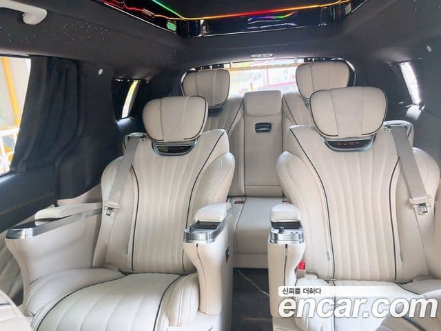 Kia Carnival 2023 — Фото 18/20