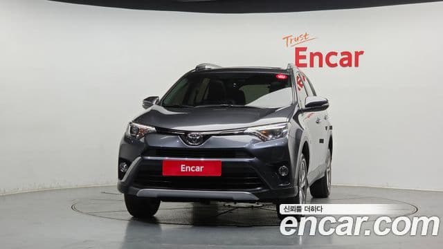 Toyota RAV4 2018 — Photo 18/20