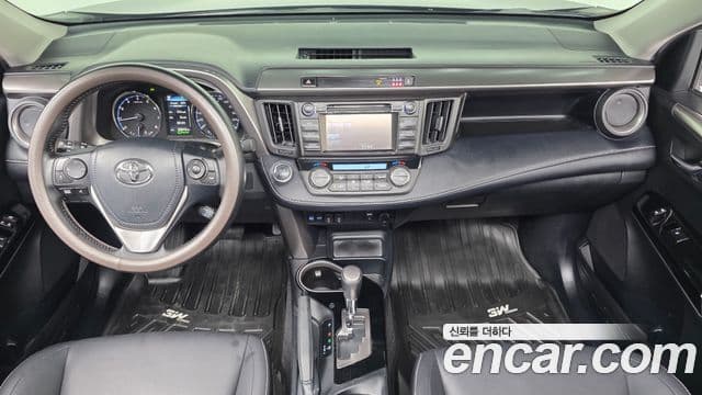 Toyota RAV4 2018 — Photo 1/20