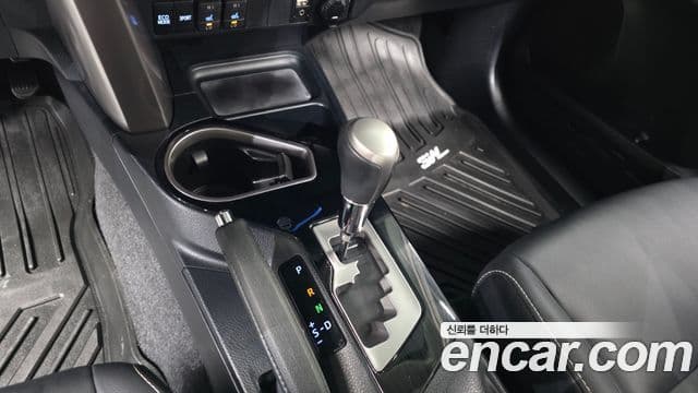 Toyota RAV4 2018 — Photo 4/20