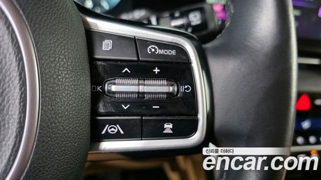 Kia Carnival 2022 — Фото 18/20