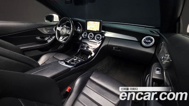 Mercedes-Benz C-Class 2018 — Фото 7/20