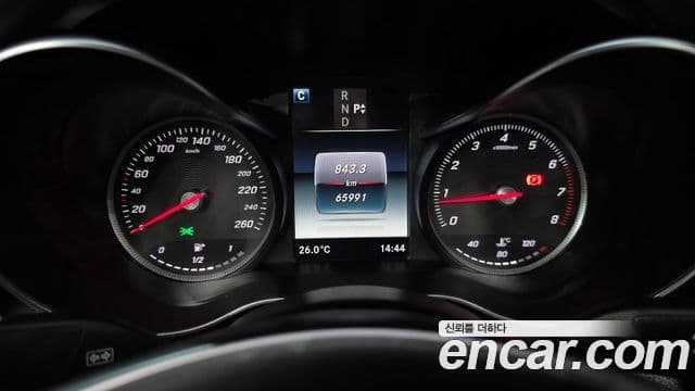 Mercedes-Benz C-Class 2018 — ფოტო 8/20