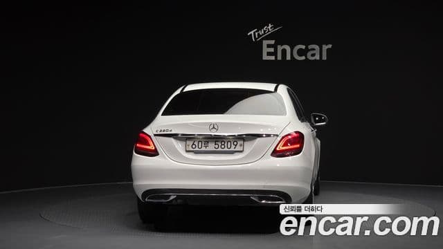 Mercedes-Benz C-Class 2018 — Şəkil 4/20