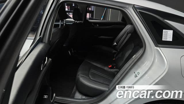 Kia K5 2023 — Şəkil 12/20