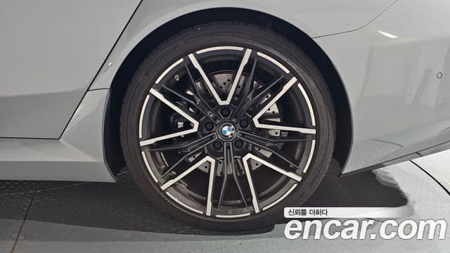 BMW M5 2025 — Photo 34/40