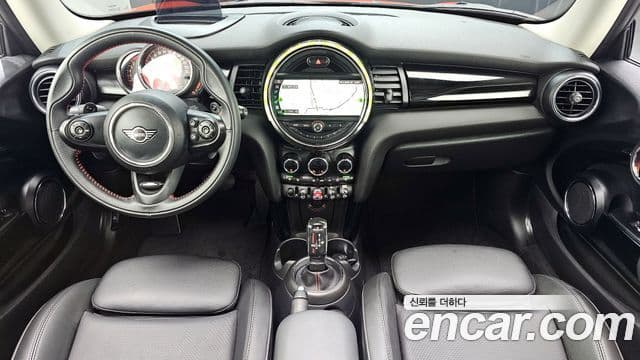 Mini Cooper S 2020 — фото 7 из 20