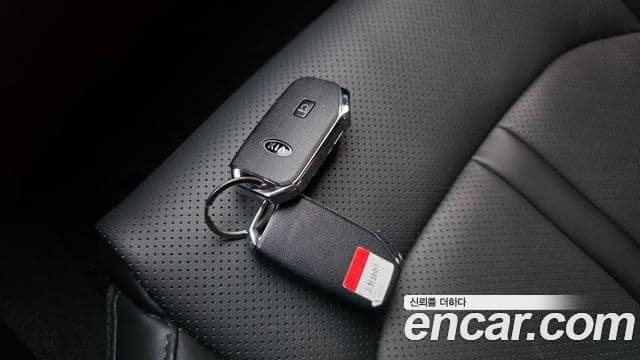 Kia K5 2020 — ფოტო 19/20