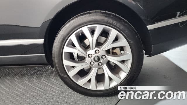 Land Rover Range Rover 2019 — Photo 9/39