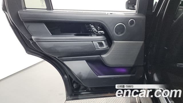 Land Rover Range Rover 2019 — Photo 28/39