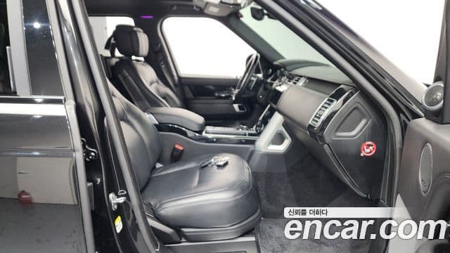 Land Rover Range Rover 2019 — Photo 23/39