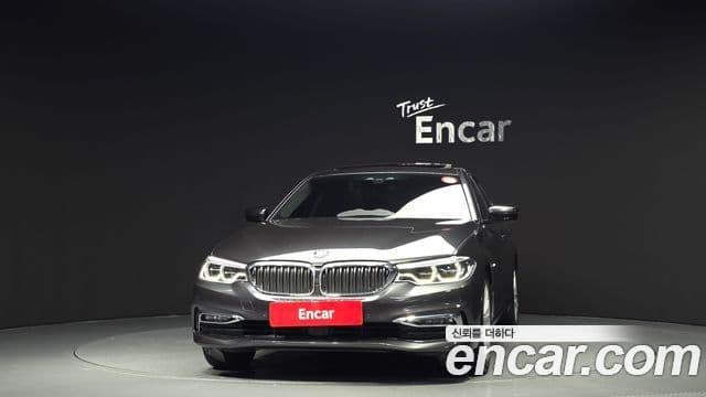 BMW 5 Series 2018 — ფოტო 3/20