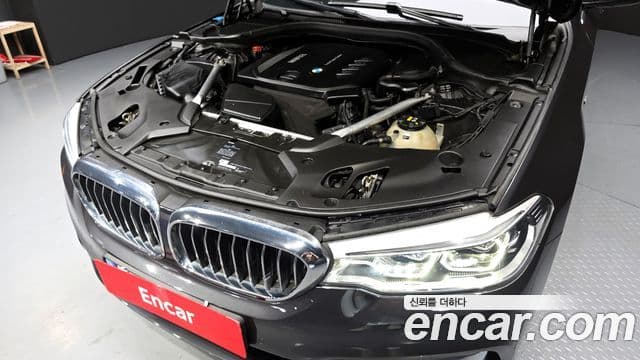 BMW 5 Series 2018 — ფოტო 6/20