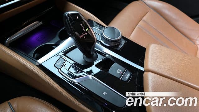 BMW 5 Series 2018 — фото 9 из 20