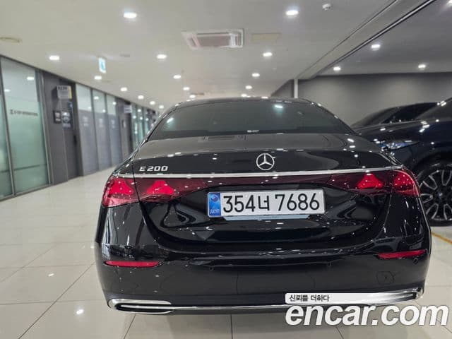 Mercedes-Benz E-Class 2025 — Şəkil 4/12