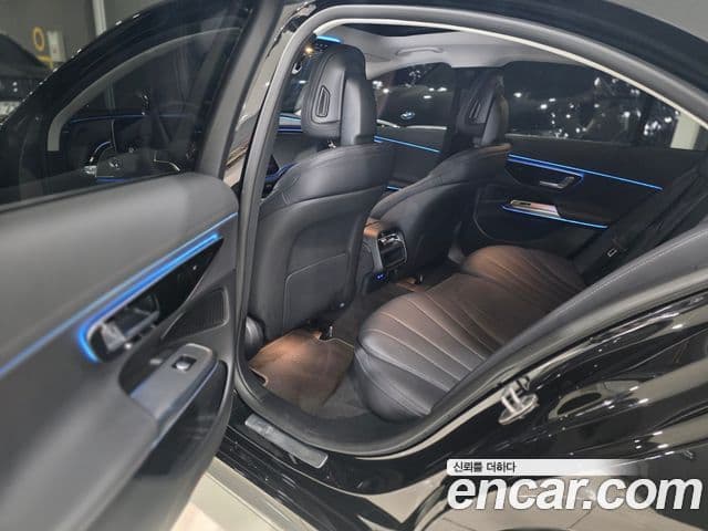 Mercedes-Benz E-Class 2025 — фото 11 из 12