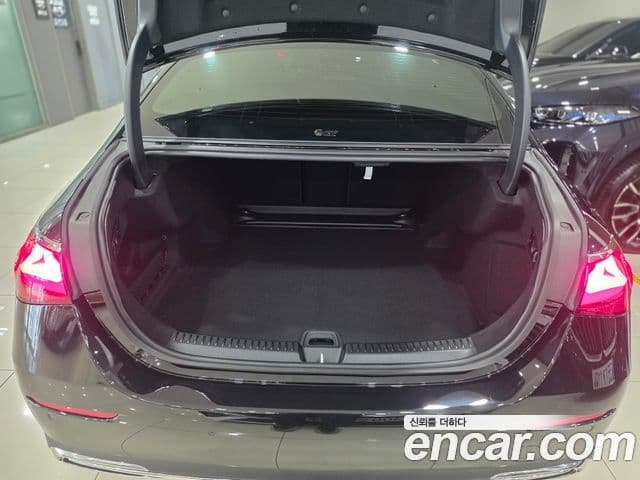 Mercedes-Benz E-Class 2025 — Şəkil 12/12