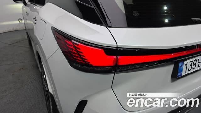 Lexus RX350h 2025 — Photo 24/34