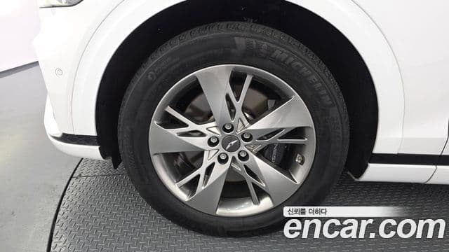 Genesis GV70 2021 — ფოტო 5/20