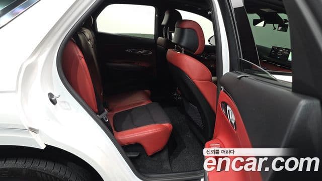Genesis GV70 2021 — ფოტო 12/20