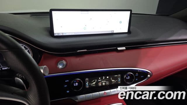 Genesis GV70 2021 — ფოტო 14/20