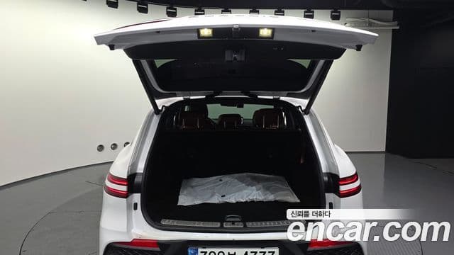 Genesis GV70 2021 — ფოტო 20/20