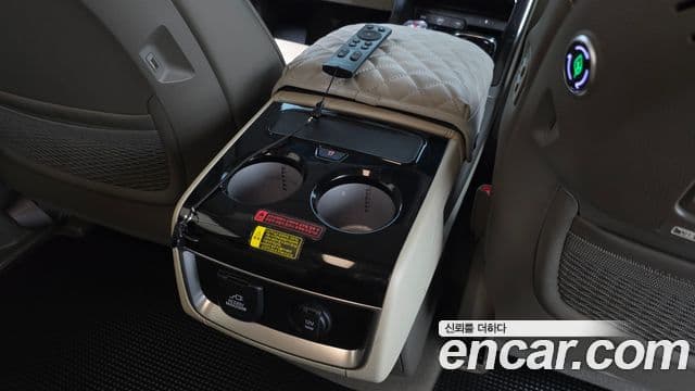 Kia Carnival 2021 — Şəkil 19/20