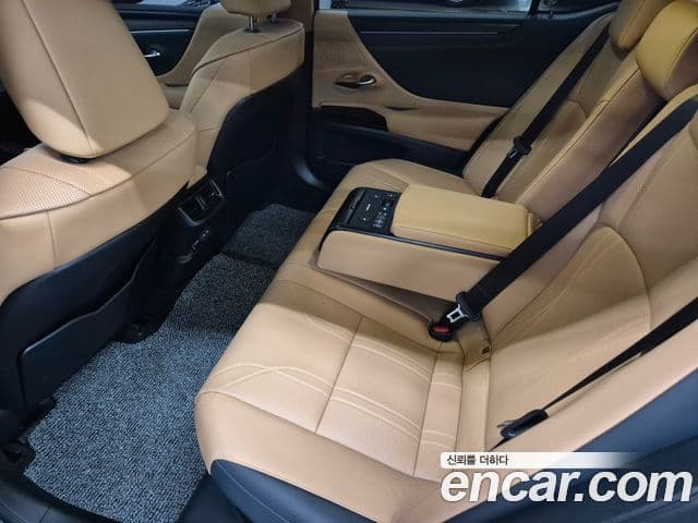 Lexus ES300h 2024 — Şəkil 11/20