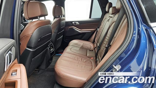 BMW X5 2019 — ფოტო 19/32