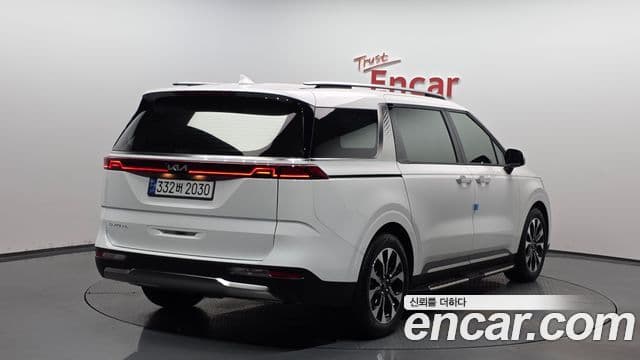 Kia Carnival 2023 — Фото 2/20