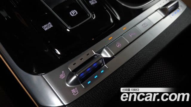 Kia Carnival 2023 — Фото 16/20
