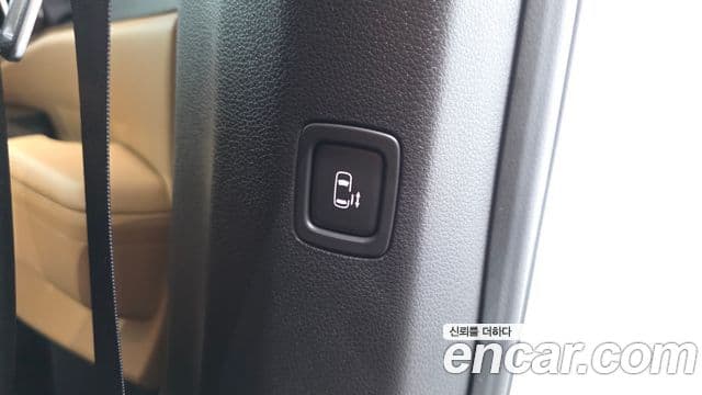 Kia Carnival 2023 — Фото 18/20