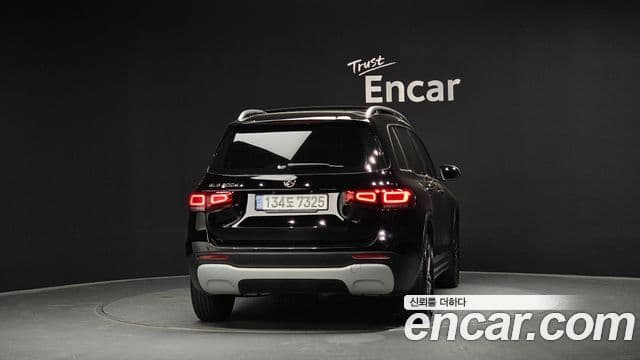 Mercedes-Benz GLB-Class 2021 — ფოტო 14/20