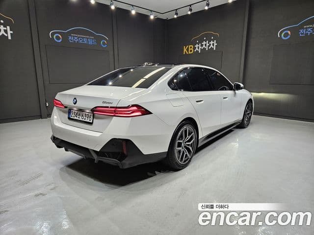BMW 5 Series, 2025