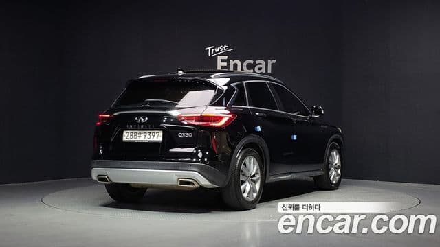 Infiniti QX50 2019 — Photo 16/31